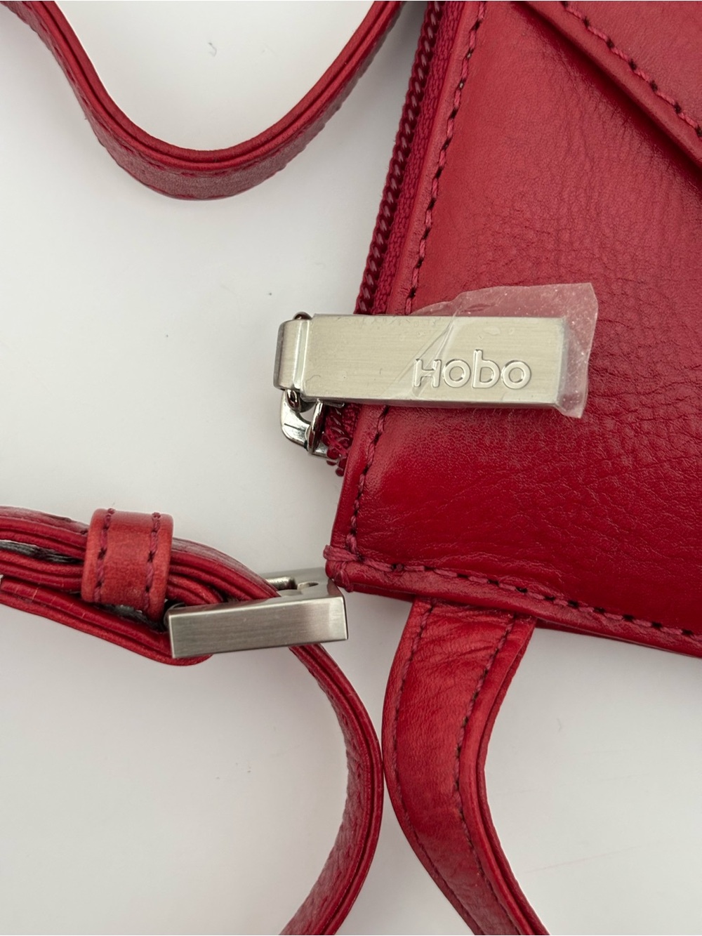 Hobo ‘Buon Viaggio’ Phone Wallet Crossbody Bag NWT Red Leather Adjustable Strap - Picture 7 of 12